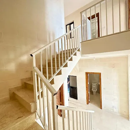 Hili Complex Lägenhet *